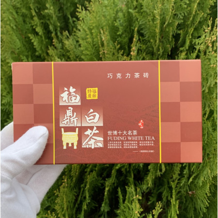 Белый чай старый Фудин Тайму Фучжоу 2015 год блин 357 г